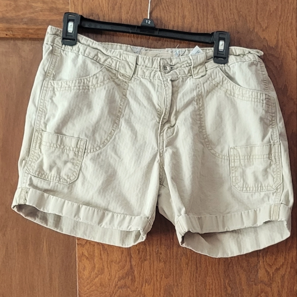 Womens Levi's shorts